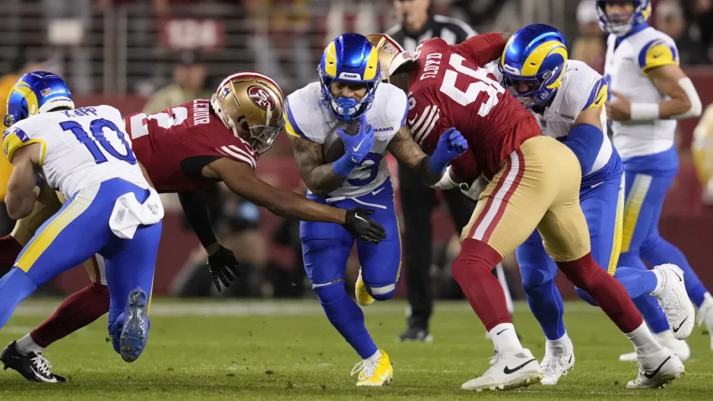 Los Angeles Rams edge San Francisco 49ers to keep playoff hopes alive