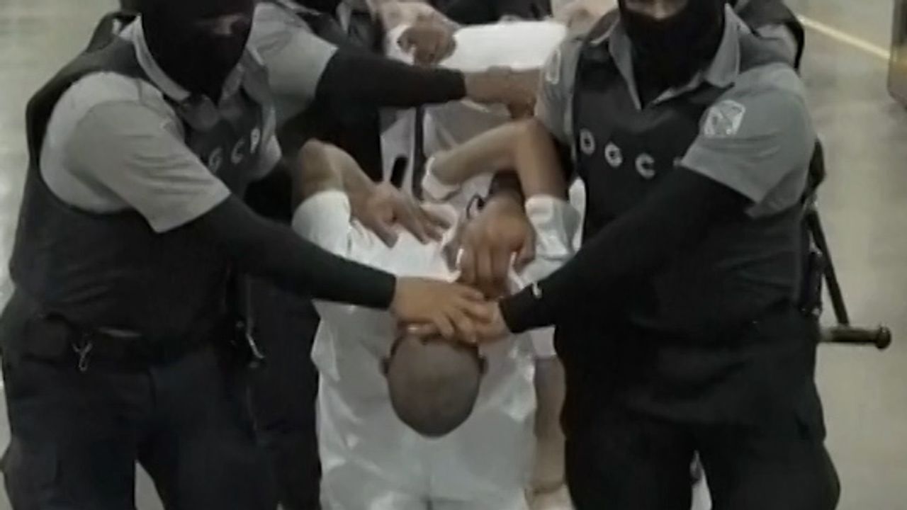 His only ‘crime’ is being Venezuelan and having tattoos, says brother of man ‘thrown to the lions’ in El Salvador jail